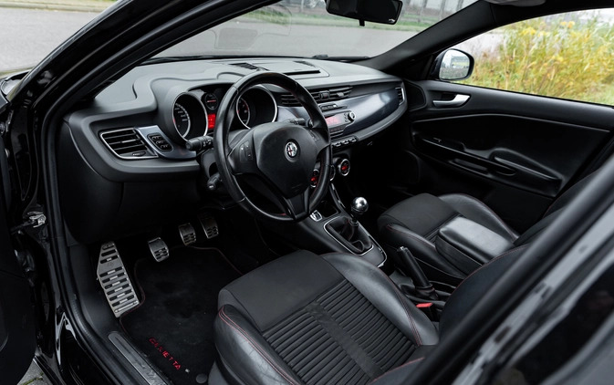 Alfa Romeo Giulietta cena 38900 przebieg: 180000, rok produkcji 2010 z Wyszków małe 562